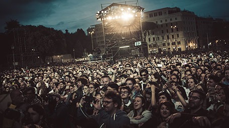 Folla a Roma per il concerto del Primo Maggio La photogallery di Piazza San Giovanni in festa