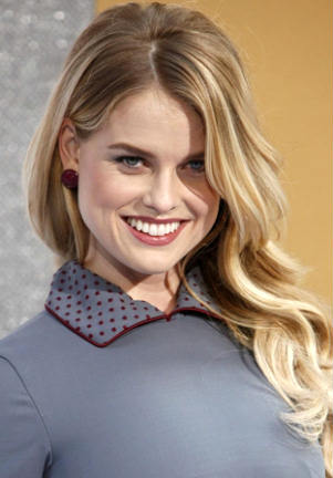 Alice Eve foto