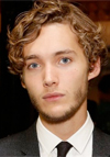 Toby Regbo foto