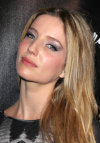 Annabelle Wallis foto