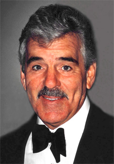Dennis Farina foto