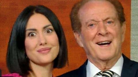 Bufera Su Memo Remigi Che Palpa In Diretta Jessica Morlacchi Il