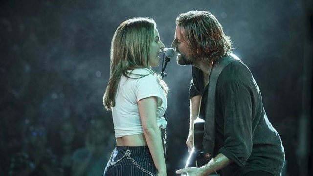 A Star Is Born: Bradley Cooper e Lady Gaga nel video di Shallow