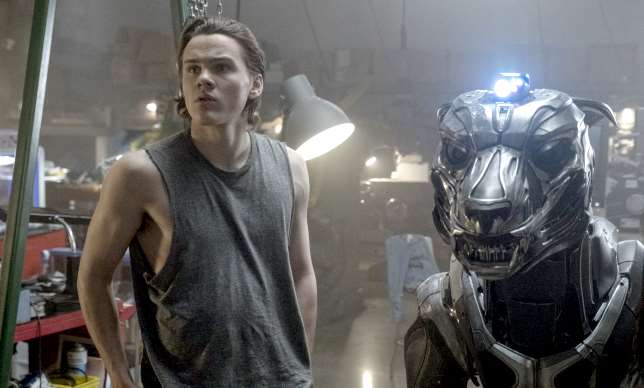 A-X-L: Un'amicizia extraordinaria - Una clip italiana in anteprima del sci-fi movie