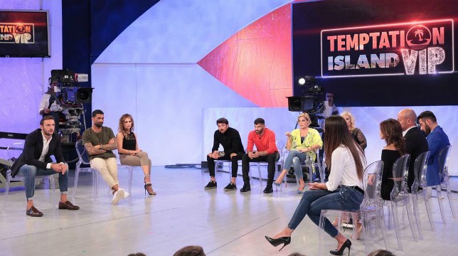Uomini e Donne, speciale Temptation Island Vip: il duro confronto tra Andrea Zenga, Alessandra Sgolastra e Andrea Cerioli