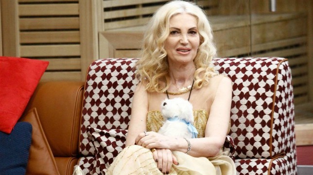Grande Fratello Vip, Riccardo Signoretti svela: "Daniela del Secco? Figlia di un tranviere, faceva l'estetista a Catanzaro"