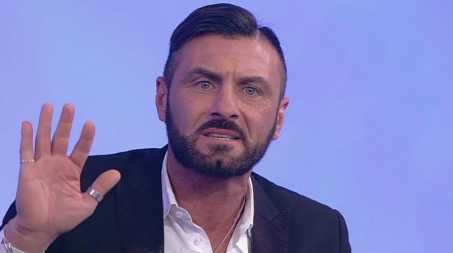 Uomini e Donne, Sossio Aruta: "Sono innamorato di Ursula. La single Sara? L'ho cercata ma non mi ha mai risposto"