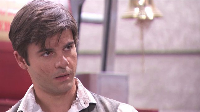 Una Vita Anticipazioni Spagnole: Simon salva Arturo dal terremoto