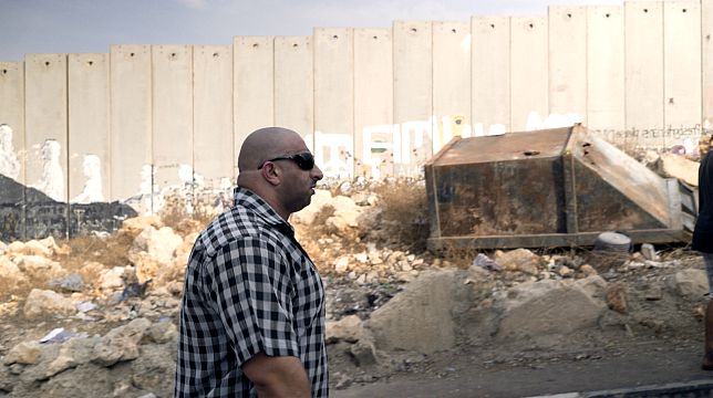 L'uomo che rubò Banksy: il trailer del documentario di Marco Proserpio nelle sale l'11 e 12 dicembre