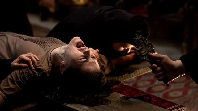 Crucifixion: il trailer italiano dell'horror demoniaco di Xavier Gens