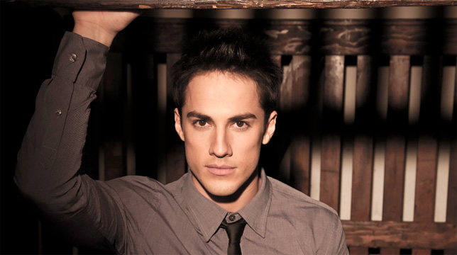 Michael Trevino da The Vampire Diaries al remake di Roswell