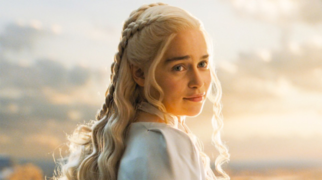 Il Trono di Spade: Addio Daenerys, Emilia Clarke sfoggia un nuovo look