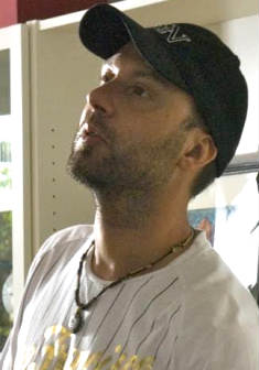 Max Nardari