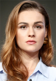 Sophie Skelton