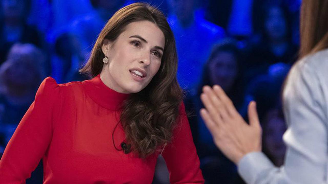Diana Del Bufalo a Verissimo: "Sono stata troppo male, il percorso con lo psicoterapeuta mi ha salvato la vita"