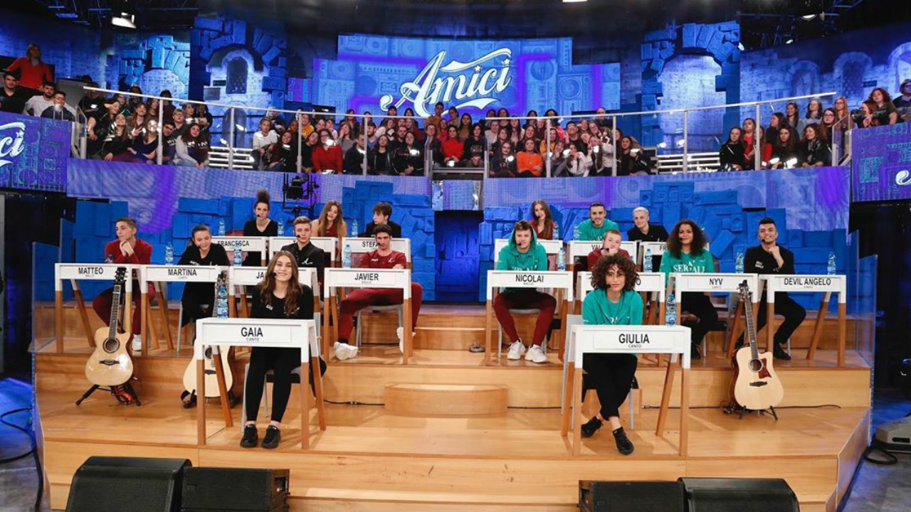 Chi Va Al Serale Di Amici 2022