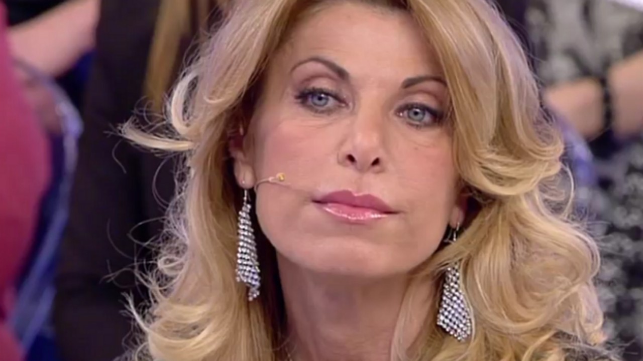 Uomini e Donne in onda oggi il trono over: Anna delusa da Mattia, Samuel al centro delle critiche