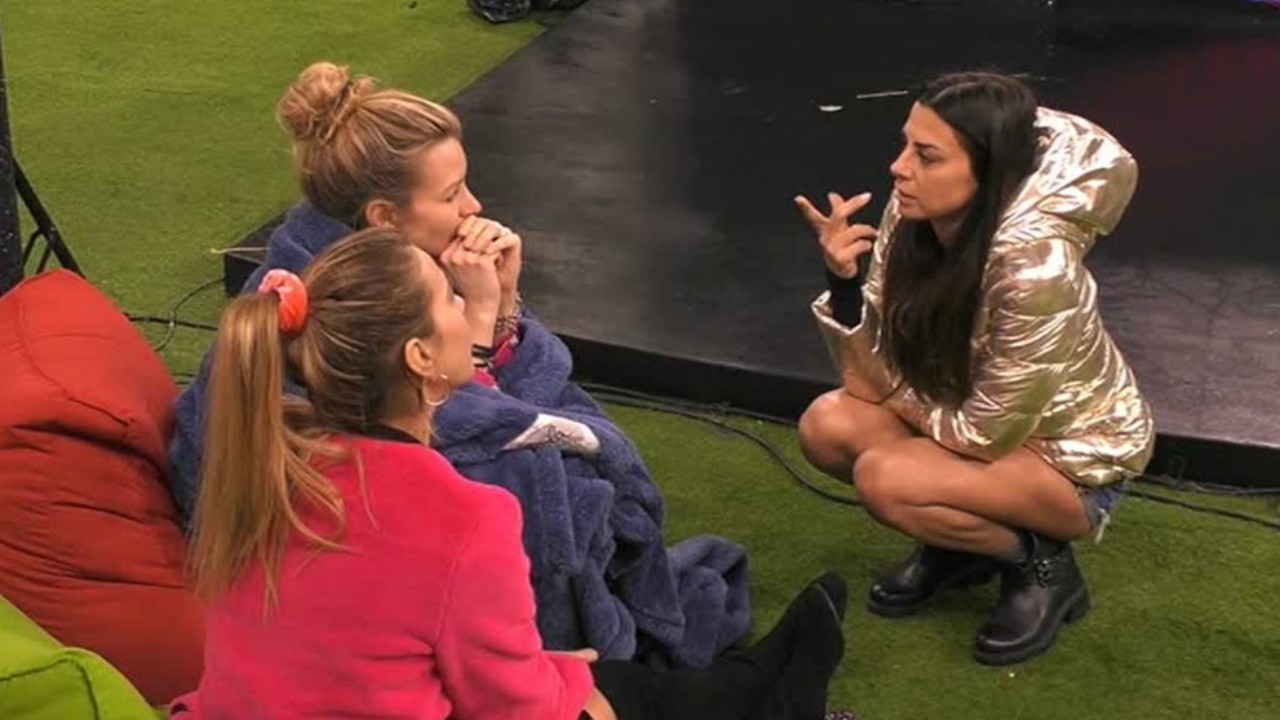 Grande Fratello Vip: Serena Enardu prende le parti di Licia Nunez e attacca Adriana Volpe, il video