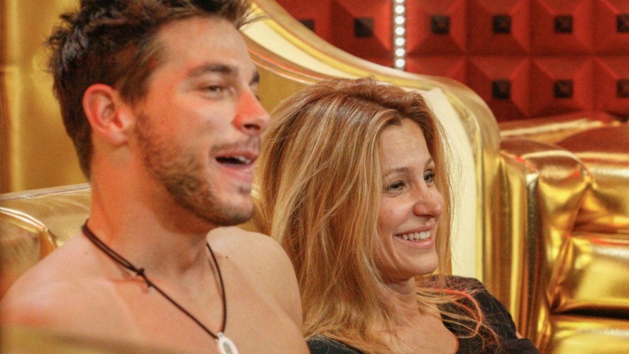Grande Fratello Vip, Andrea Denver pazzo di Adriana Volpe: "È la mia donna ideale"