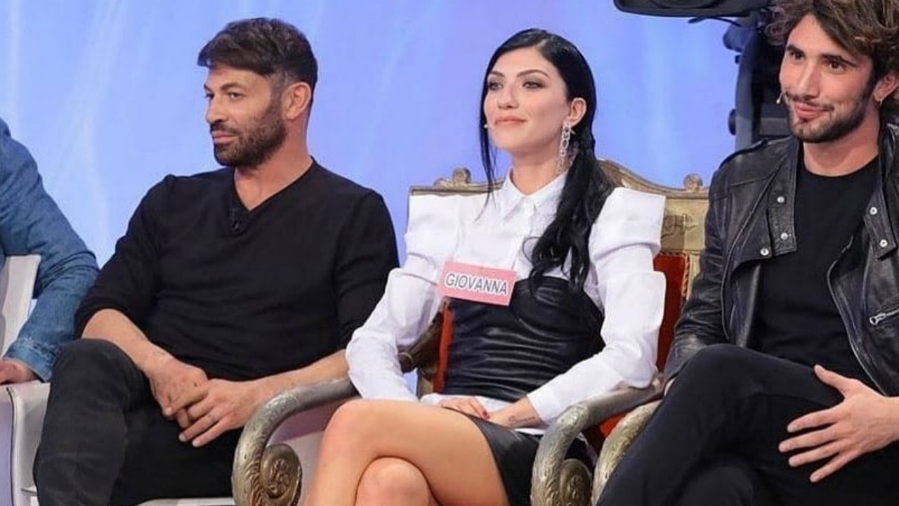 Uomini e Donne oggi in onda il trono classico: Giovanna Abate nuova tronista, tensione in studio