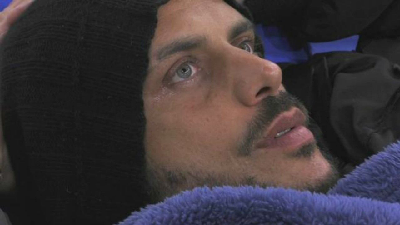 Grande Fratello Vip: Andrea Montovoli si lascia andare con Paolo Ciavarro, la confessione inaspettata