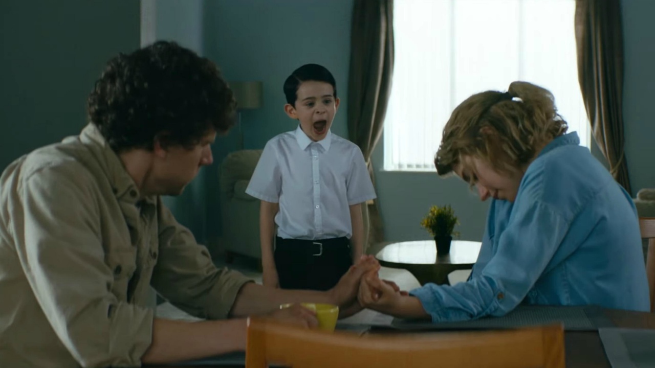 Imogen Poots e Jesse Eisenberg intrappolati nella casa ideale nel nuovo trailer di Vivarium