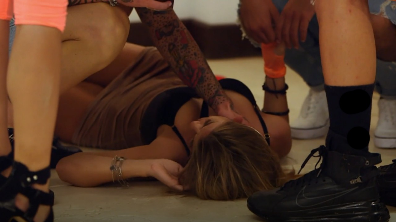 Ex on the Beach Italia, scoppia una rissa in villa: la produzione costretta a chiamare un'ambulanza