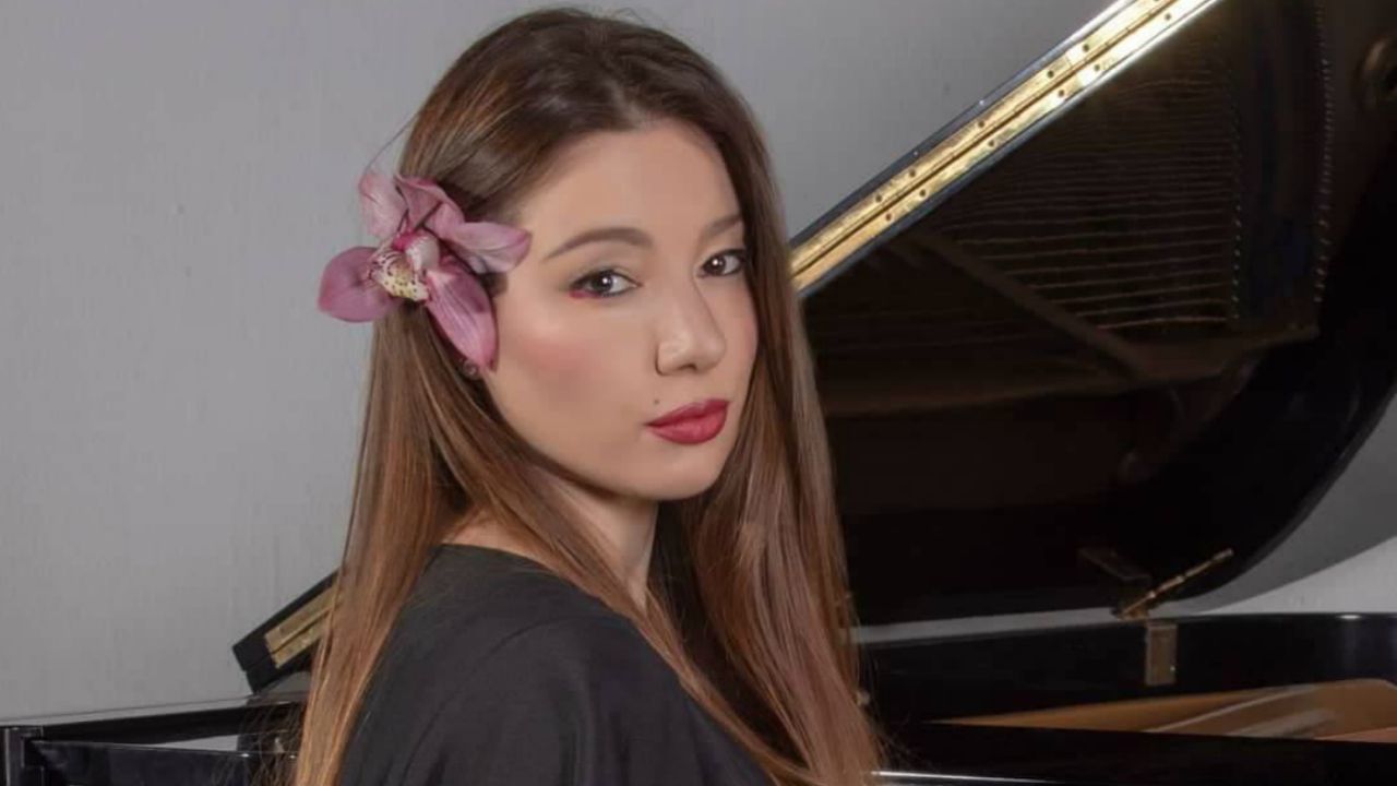Intervista Esclusiva a Hong - hu Ada: un nuovo album e il ritorno a teatro per l'affascinante artista italo - giapponese