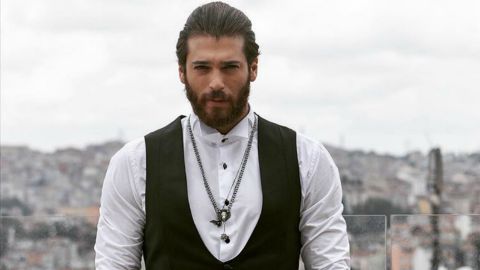 Can Yaman ospite a Live - Non è La d'Urso: ecco quello che ancora non sapete sul sexy attore turco
