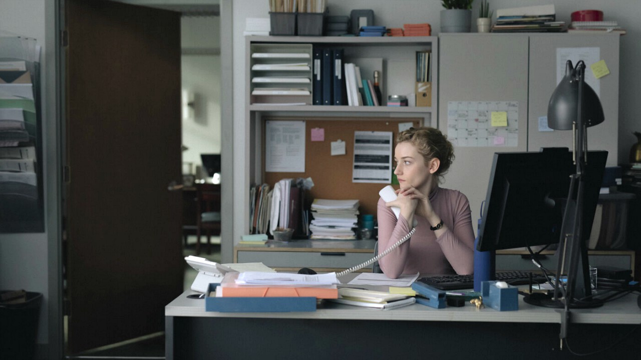 The Assistant: alla Berlinale 2020 arriva il thriller d'autore sul silenzio attorno le malefatte di un simil-Harvey Weinstein