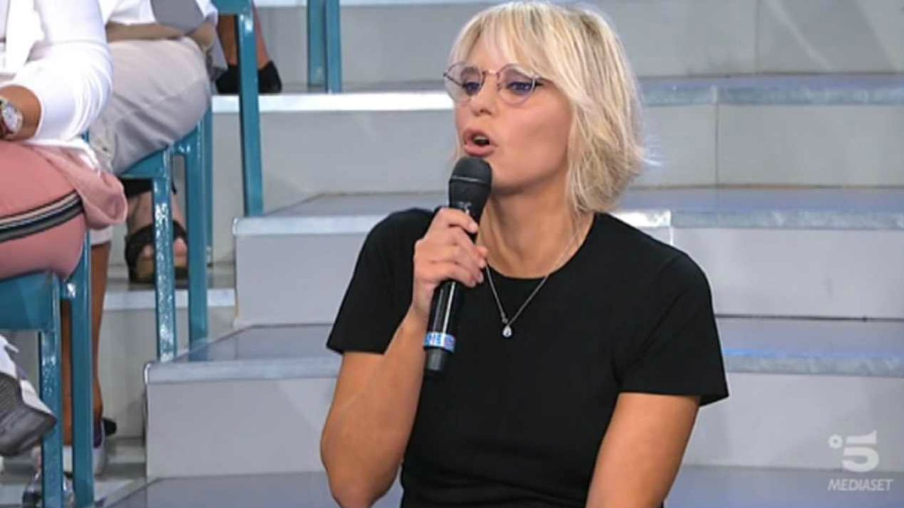 Uomini e Donne anticipazioni trono over: Maria De Filippi furiosa con Armando, Ida e Riccardo tornano in studio