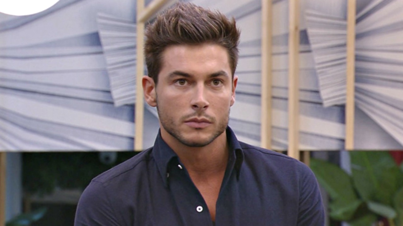 Grande Fratello Vip: Andrea Denver vicino ad Adriana Volpe, arriva la reazione della fidanzata del gieffino