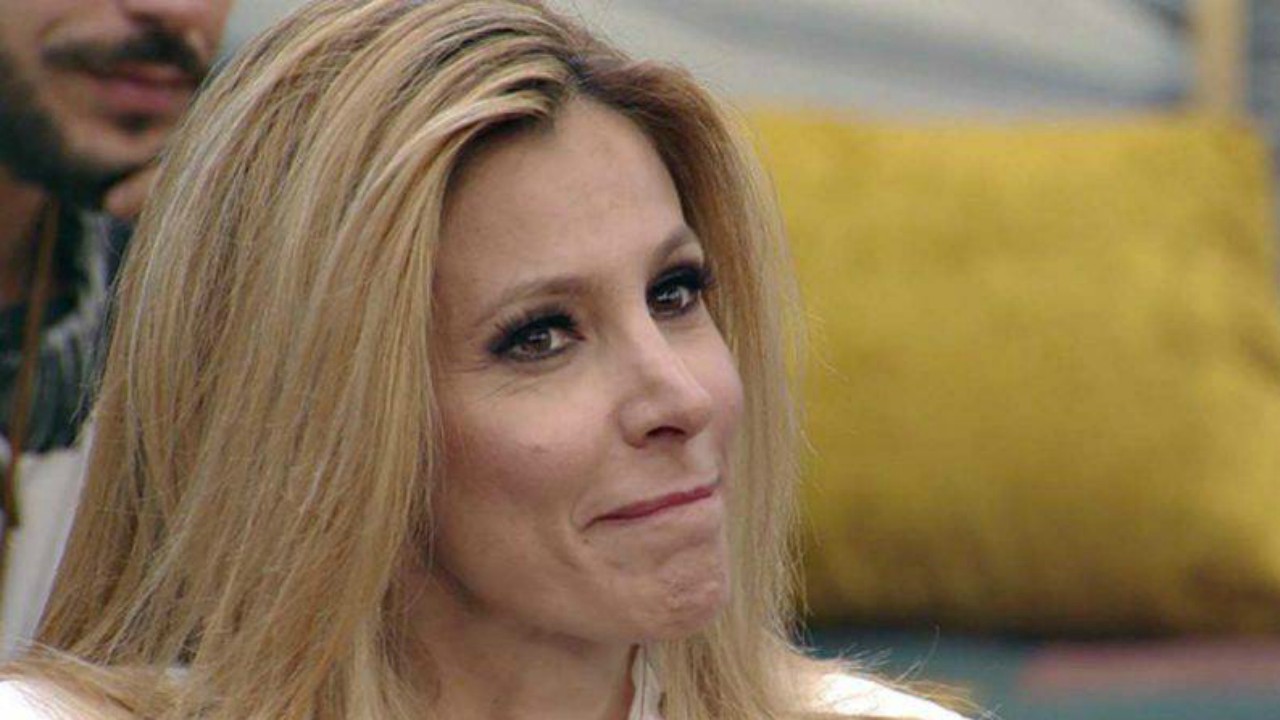 Grande Fratello Vip, Adriana Volpe: "La fetente è una", video