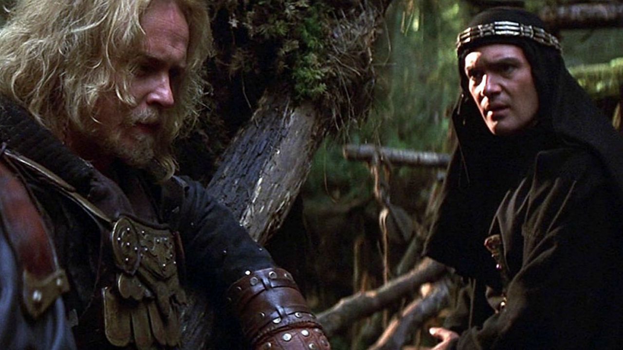 Il 13° guerriero: la recensione del film di John McTiernan con Antonio Banderas