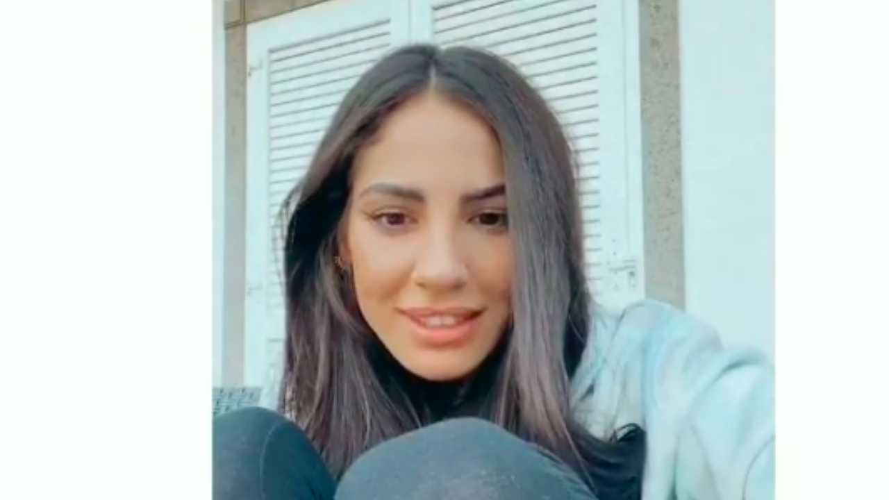Giulia De Lellis parla di Andrea Damante e Andrea Iannone su Instagram. Al web non sfugge un dettaglio sospetto