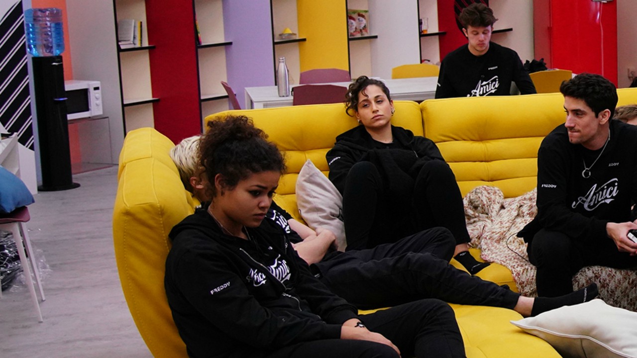 Amici 19, Giulia Molino contro Nyv: "Siete tutti ipocriti"