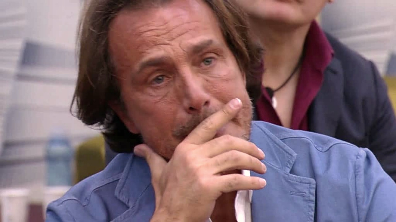 Grande Fratello Vip, Antonio Zequila squalificato per frasi shock su Antonella Elia? "Gli dai una botta in testa"