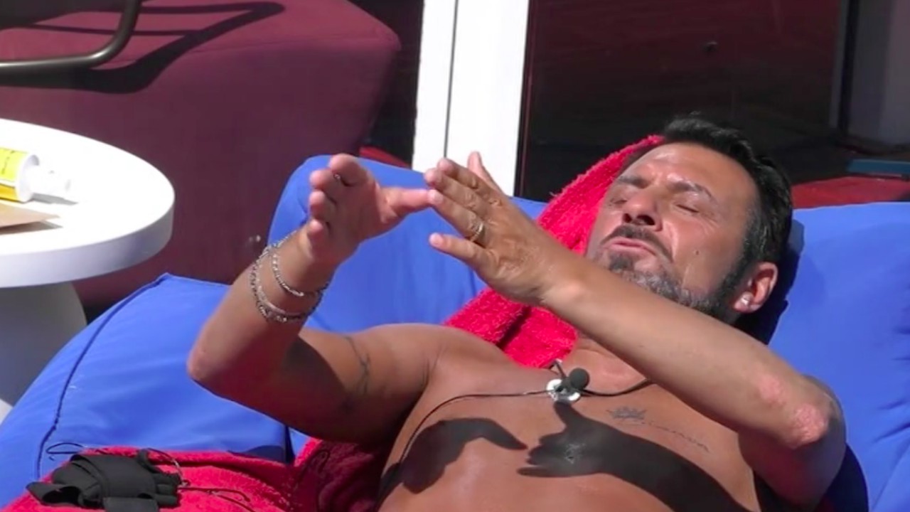 Grande Fratello Vip, Sossio Aruta contro Antonio Zequila: "Si punisce sempre chi reagisce e mai chi provoca"