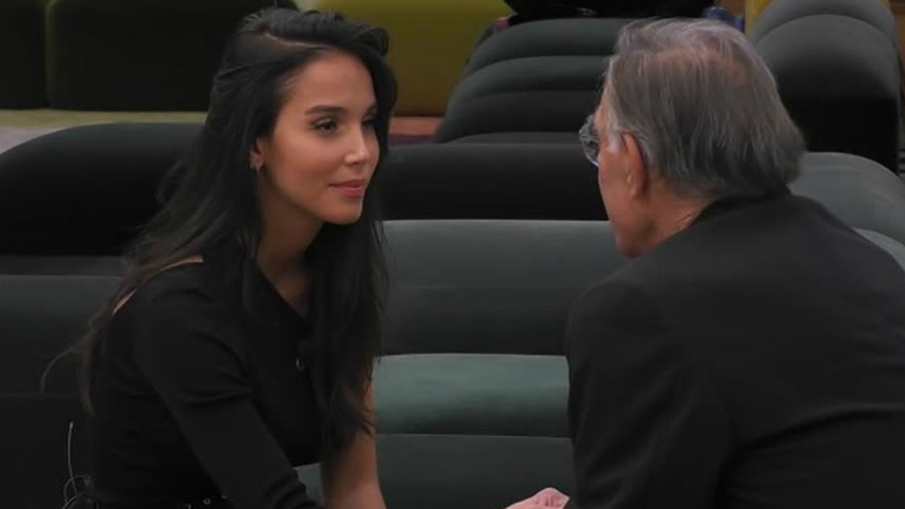Grande Fratello Vip, Fabio Testi: "Il bacio a Paola Di Benedetto? Diciamo che non era casto"