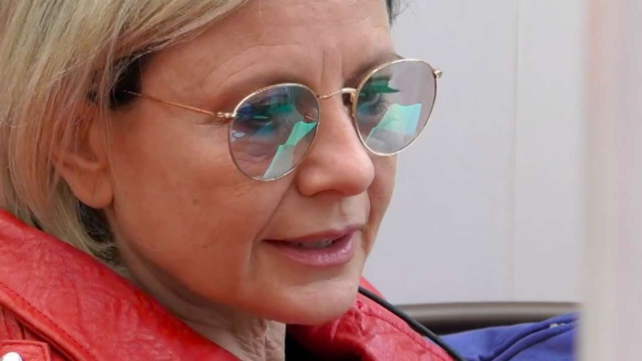 Grande Fratello Vip, il toccante racconto di Antonella Elia: "Mio padre è morto in un terribile incidente stradale"