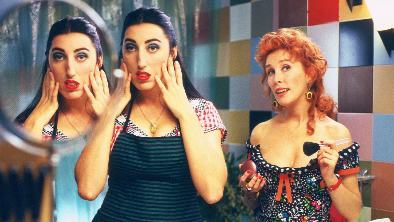 Kika - un corpo in prestito: l'ultimo Almodóvar anarchico e kitsch