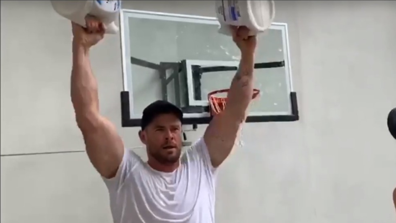 Chris Hemsworth: la ginnastica? Io la faccio con i detersivi e il cesto della biancheria