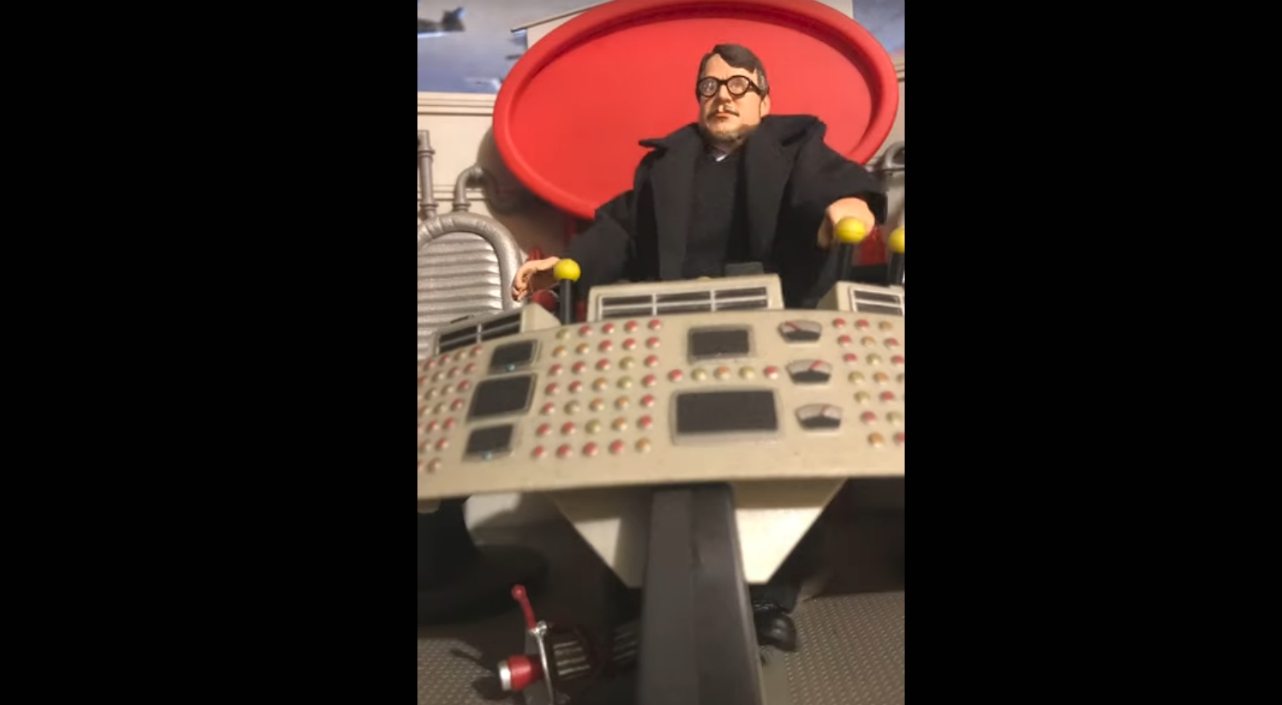 Guillermo del Toro tenta di uccidere Mike Mendez in un esilarante corto horror