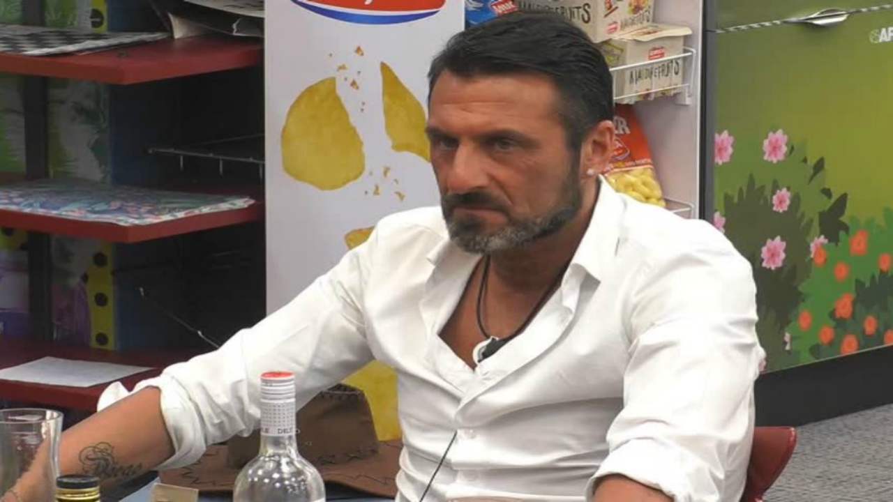 Grande Fratello Vip, Sossio Aruta al veleno: "Sono usciti tutti quelli che volevo io"