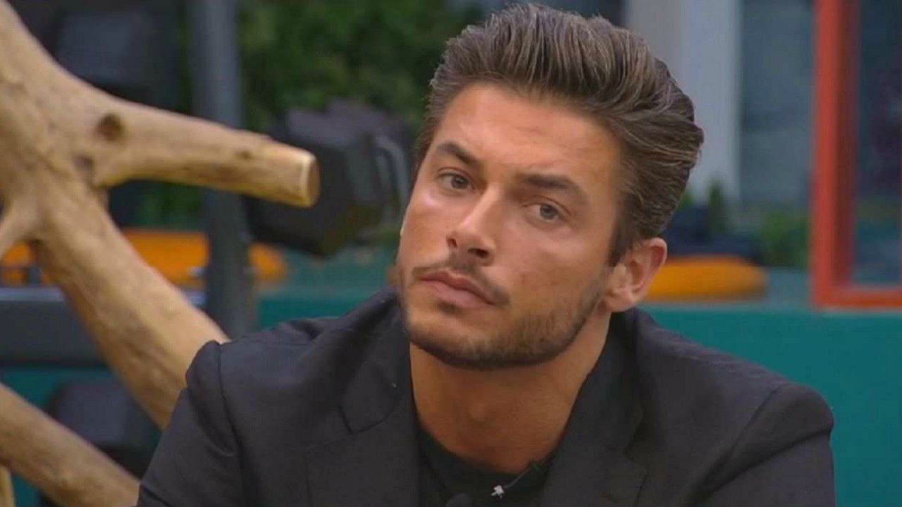 Grande Fratello Vip, la rivelazione di Sara Soldati su Andrea Denver: "Mi ha detto che una volta usciti dalla Casa..."