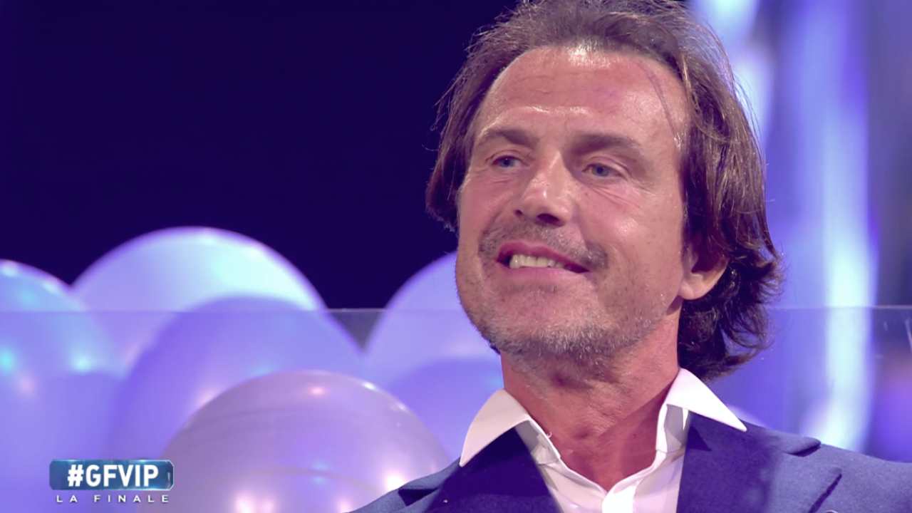 Grande Fratello Vip, Antonio Zequila gioisce per l'eliminazione di Patrick Ray Pugliese e scrive a Paola Di Benedetto