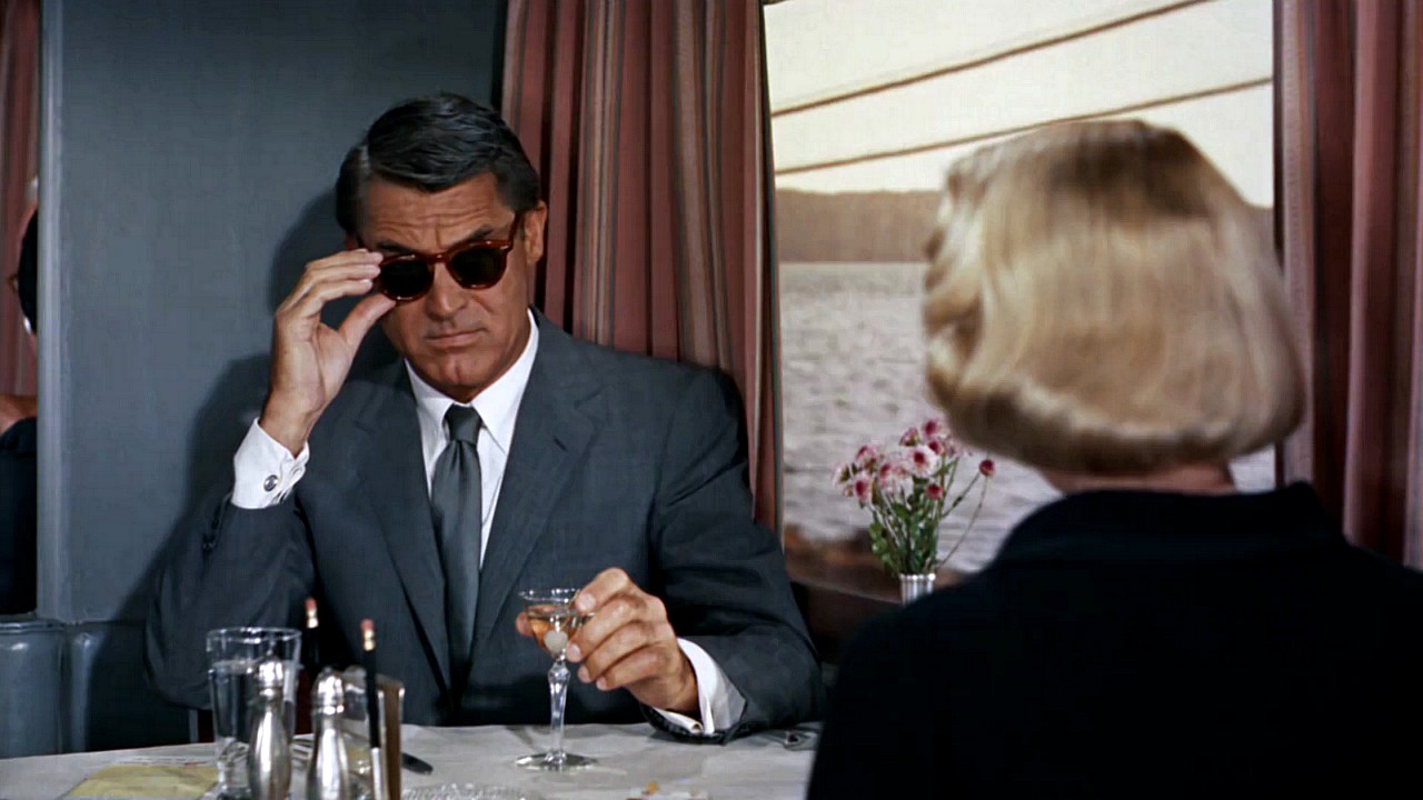 Intrigo internazionale: il geniale mix di suspense, ironia e sensualità firmato da Alfred Hitchcock e incarnato da Cary Grant