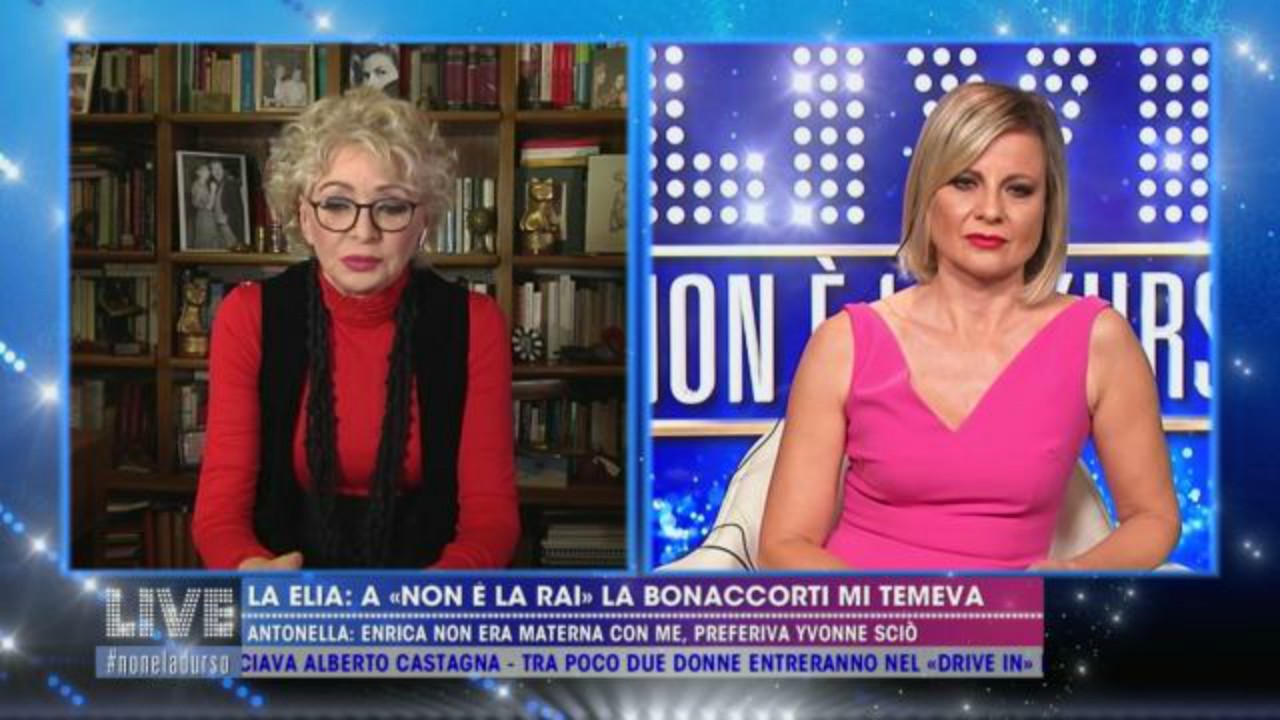 Live - Non è la d'Urso, è scontro tra Antonella Elia ed Enrica Bonaccorti: "Non vedi quello che gli altri vedono"