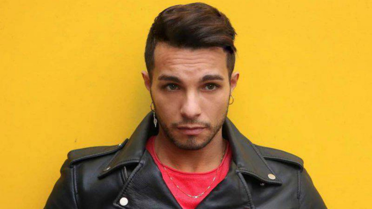 Marco Carta furioso accusa un noto settimanale: "Non ho rilasciato dichiarazioni di questo tipo"