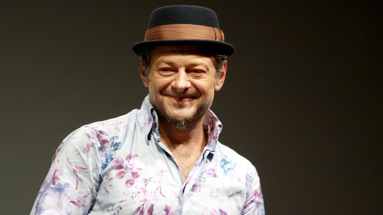 Andy Serkis legge Lo Hobbit per beneficenza venerdì 8 maggio dalle 10